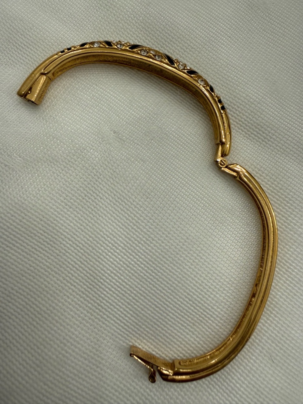 Vintage Swarovski hinged bangle bracelet Gold tone signed Swarovski & Swan Logo - Picture 8 of 11